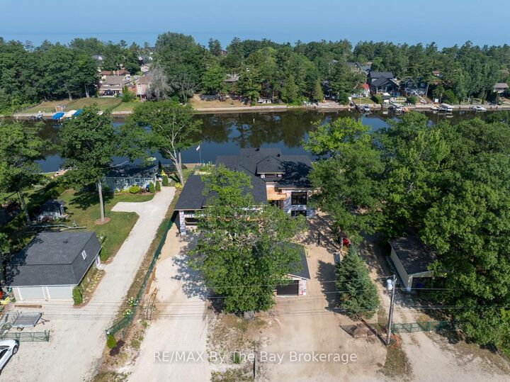 Property Photo:  34 Edgewater Road  ON L9Z 2W3 