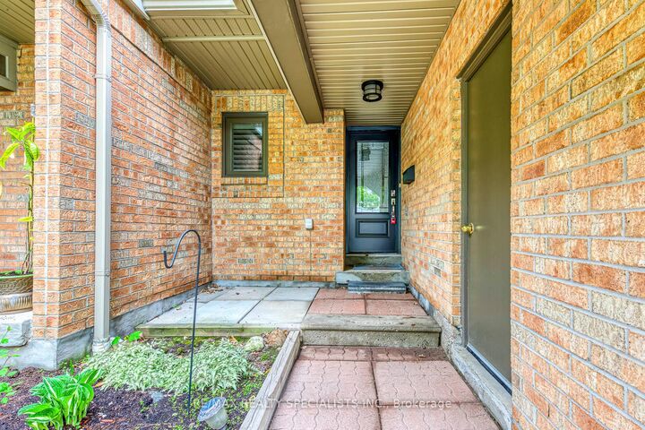 Property Photo:  2199 Burnhamthorpe Road W 25  ON L5L 5M7 