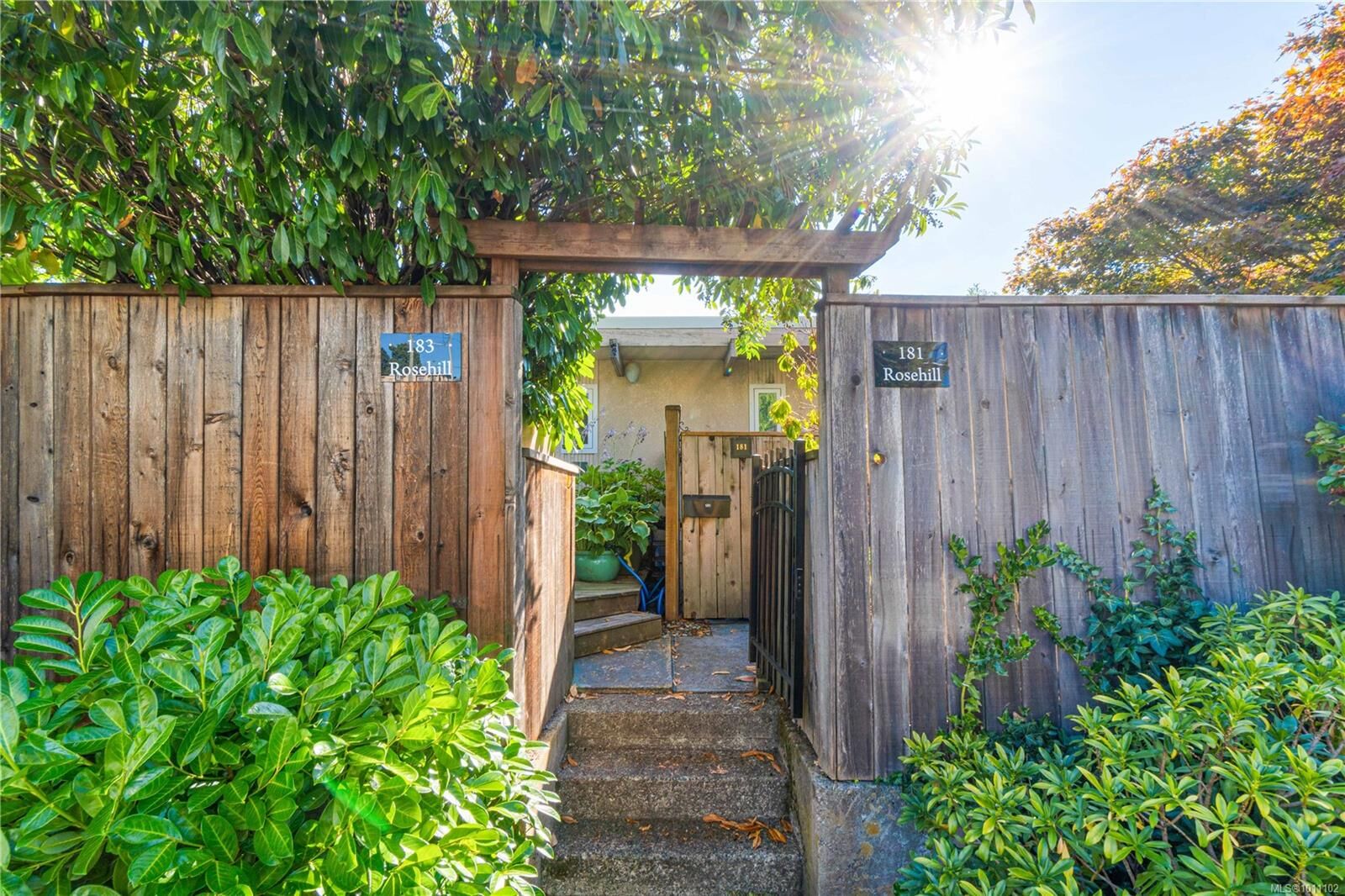 Property Photo: 181 Rosehill St BC V9S 1C9
