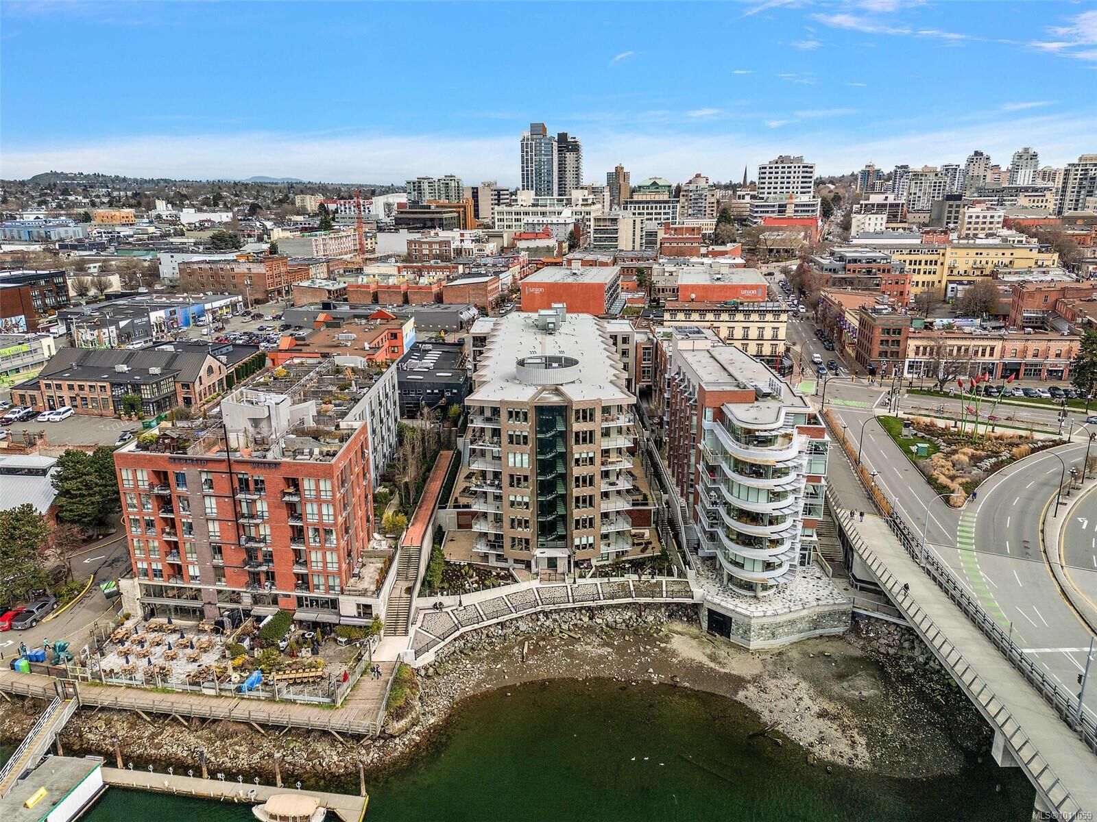 Photo de la propriété:  1628 Store St 807  BC V8W 3K3 