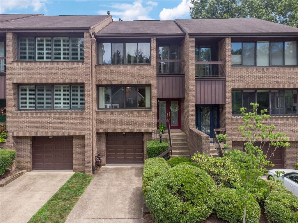 Property Photo: 804 Fairways Dr PA 15139