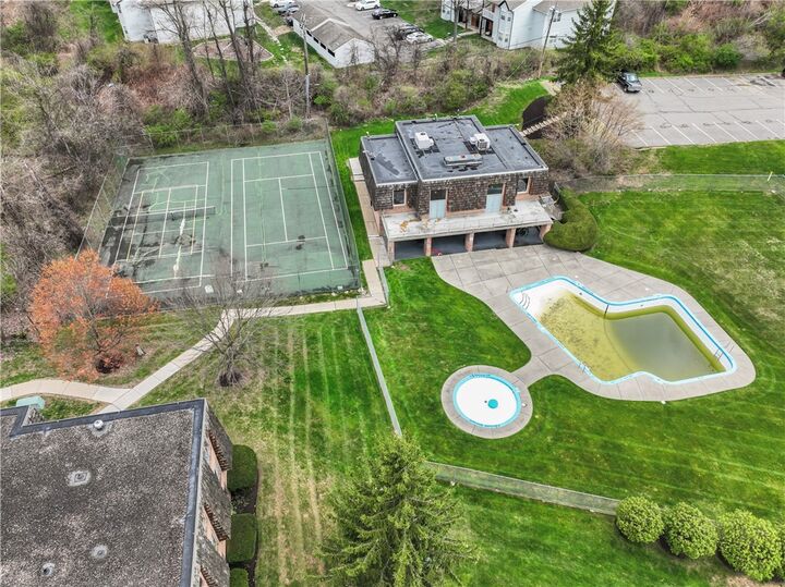 Property Photo:  1112 Forest Green Dr  PA 15108 