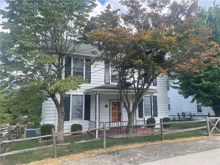 Property Photo: 3 Meadow St PA 15063