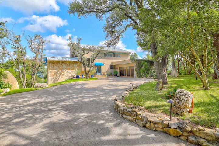 Property Photo:  914 Calithea Road  TX 78746 