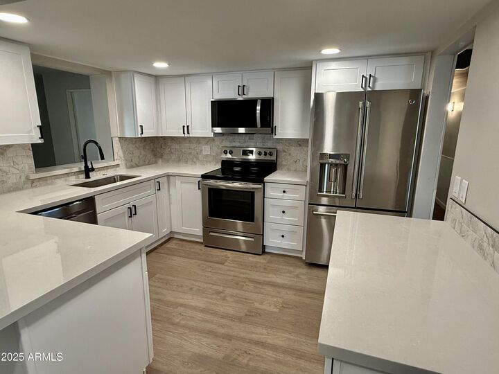 Property Photo:  1214 E Las Palmaritas Drive  AZ 85020 