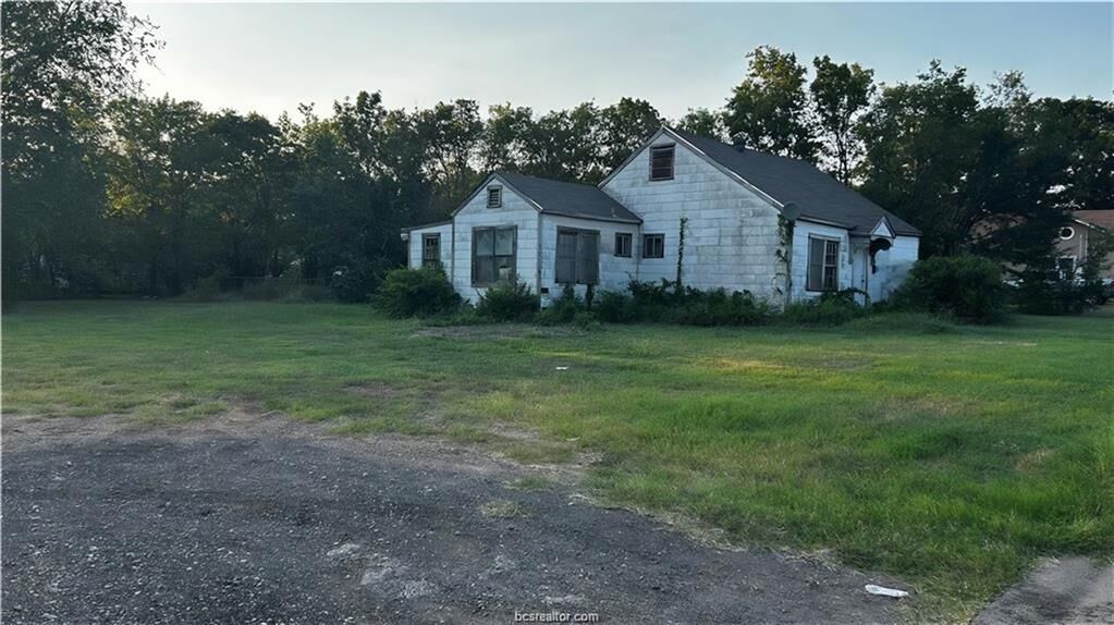 Property Photo: 400 South Brazos Avenue TX 77803