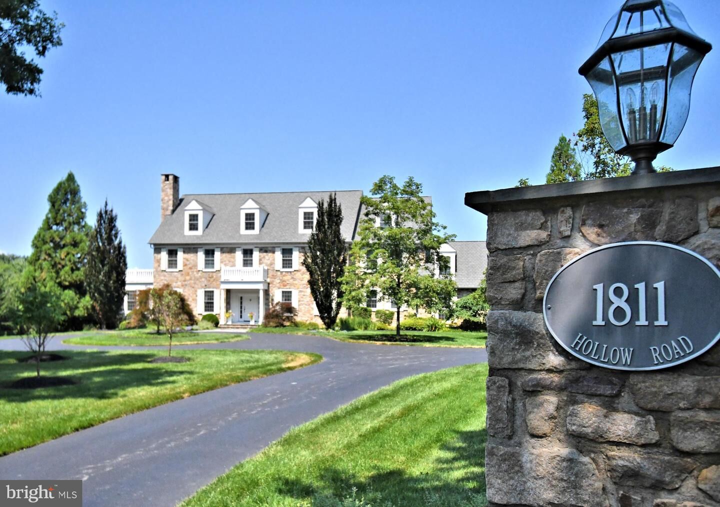 Property Photo:  1811 Hollow Road  PA 19426 