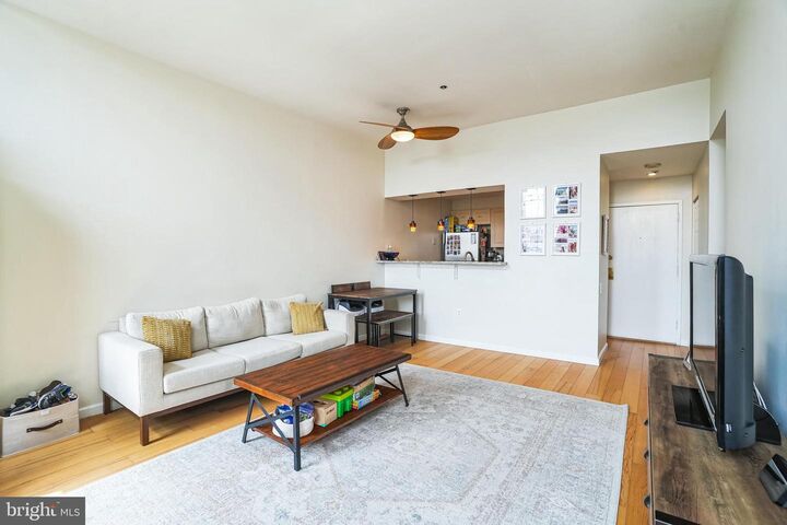 Property Photo:  315 New Street 503  PA 19106 