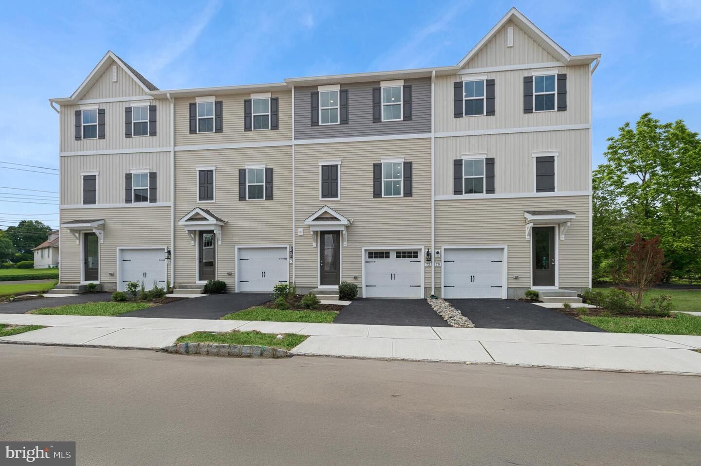 Property Photo:  69 Basswood Street 305  NJ 08009 
