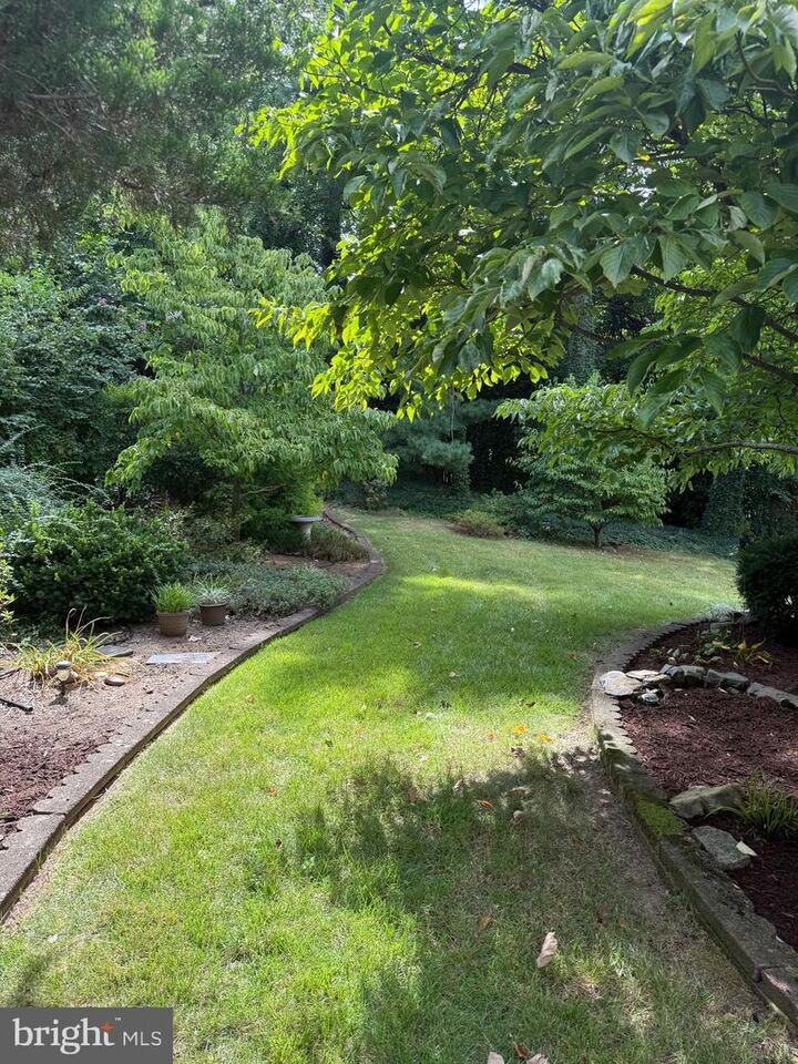Property Photo:  2700 Bryan Place  VA 22302 