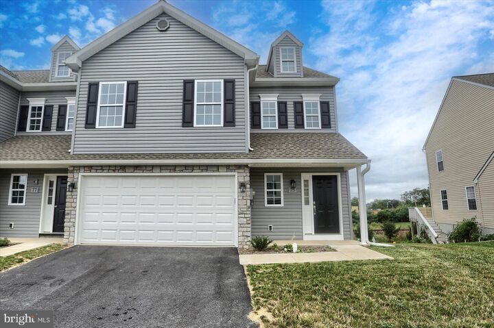 75 Cortland Crossing  Palmyra PA 17078 photo