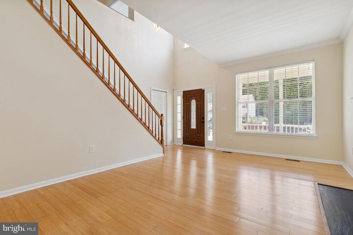 Property Photo: 6178 Oaklawn Lane VA 22193