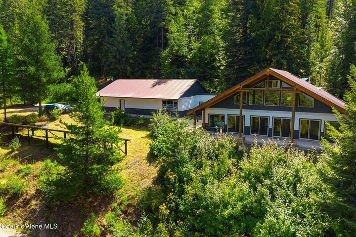 882 Woodfairie Mountain Rd  Sagle ID 83860 photo