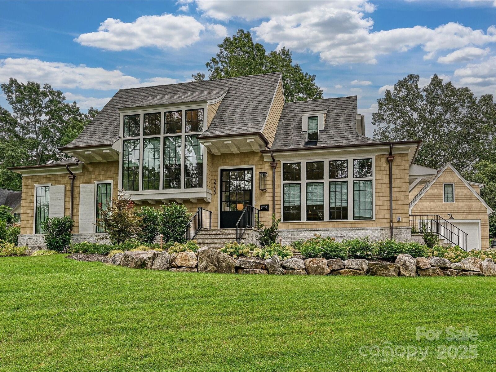 Property Photo:  2700 Wintergreen Drive  NC 28211 