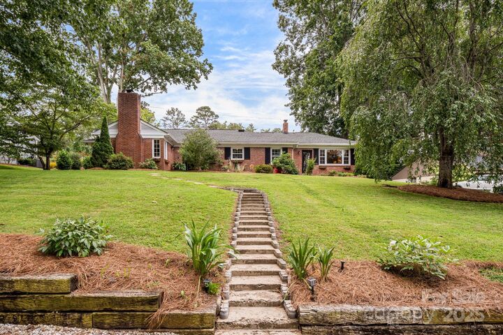 Property Photo:  52 Shorewood Drive  NC 28804 