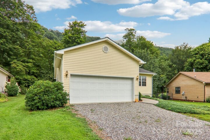 Property Photo:  118 Whitewater Drive  NC 28751 
