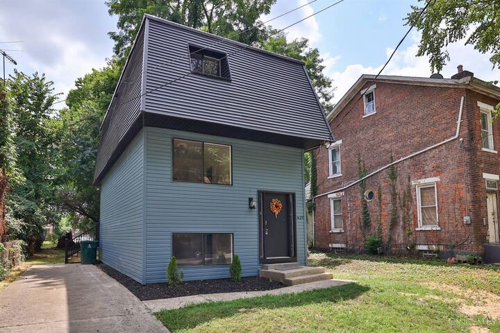 Property Photo: 1427 Regent Avenue OH 45237