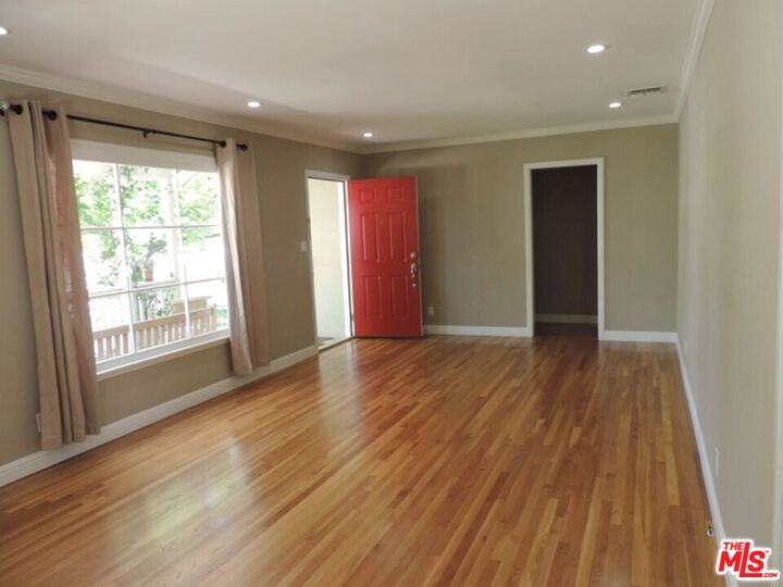 Property Photo:  5039 Rubio Ave  CA 91436 