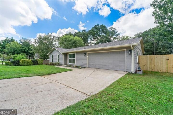 Property Photo: 21 Parkmont GA 30076