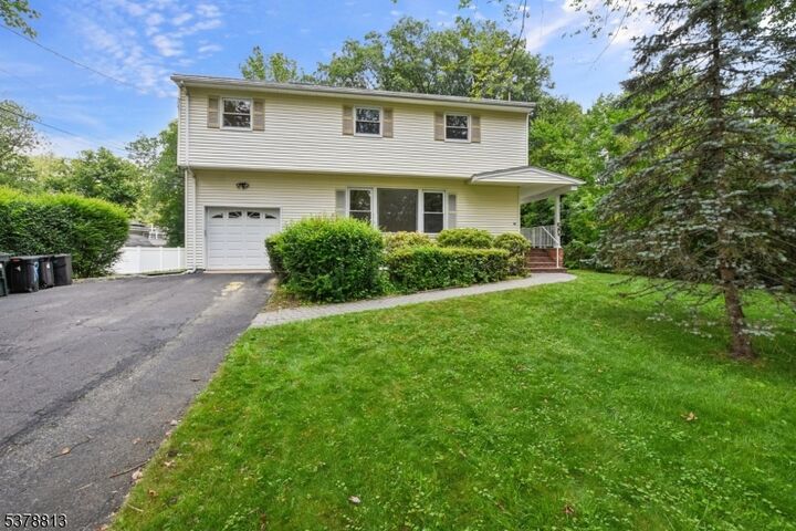 50 Briarwood Dr  Berkeley Heights Twp. NJ 07922 photo
