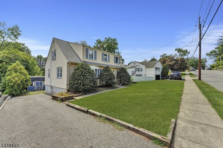 Property Photo:  20 Hatfield St  NJ 07006 