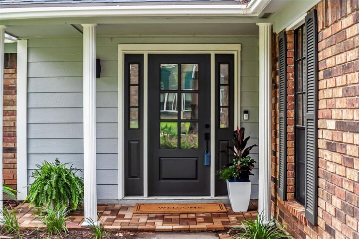 Property Photo: 291 E Rainbow Ridge Circle TX 77381
