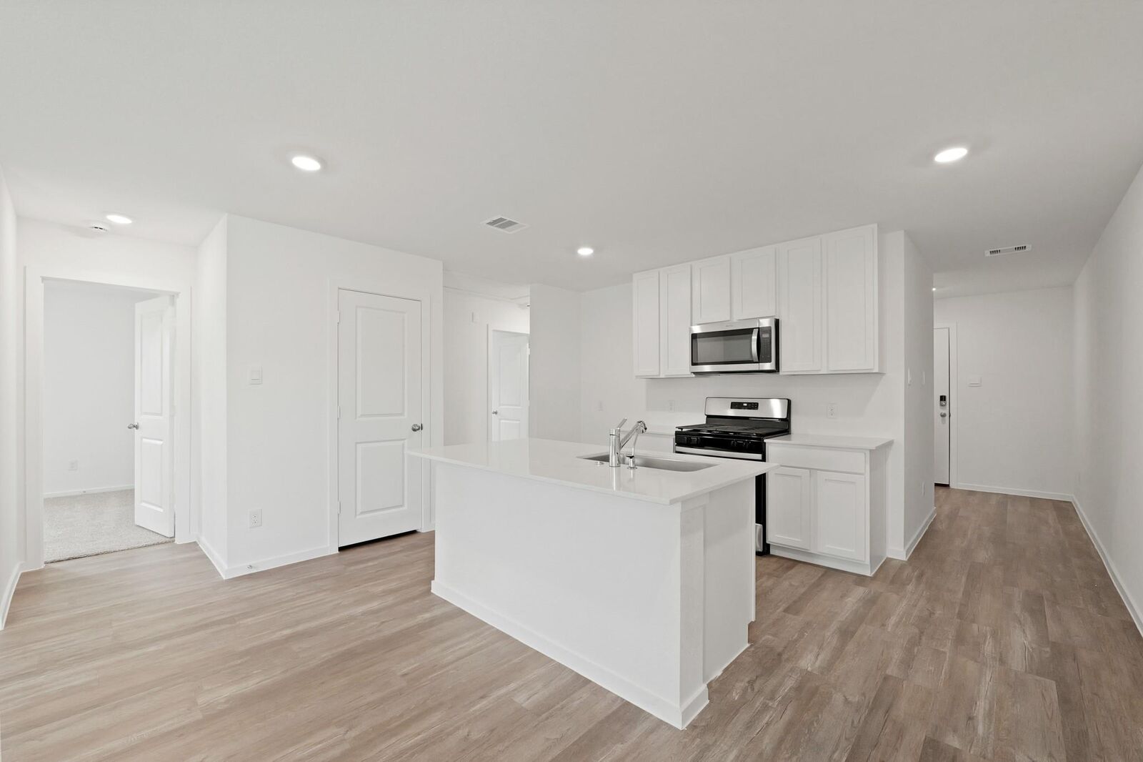 Property Photo: 40962 Seasoned Oak Lane TX 77354