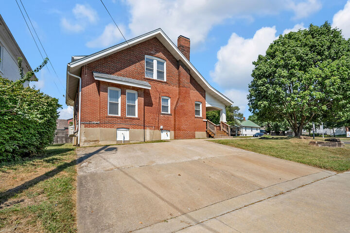 Property Photo:  200 W 4th Street  MO 65251 