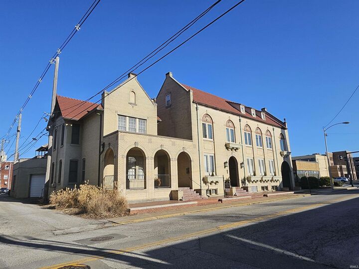 Property Photo:  118 120 Walnut Street  IN 47708 