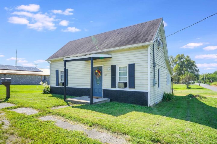 Property Photo: 121 W Oak Street IN 47637