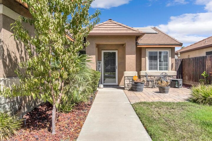 Property Photo:  1374 Semillon Street  CA 93230