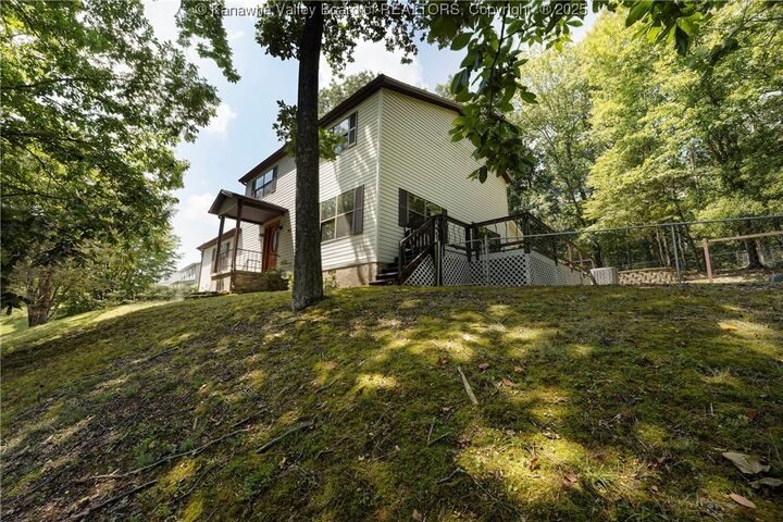 Property Photo:  7 Monterey Lane  WV 25313 