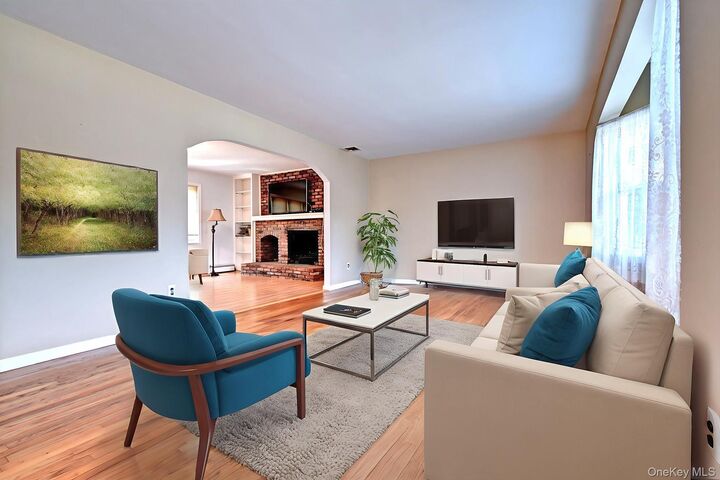 Property Photo:  10 Laurel Road  NY 11769 