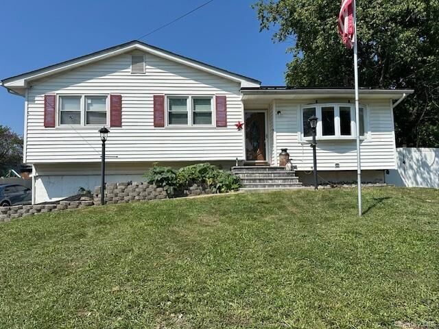 Property Photo:  3 Bonnie Brae Drive  NY 10941 