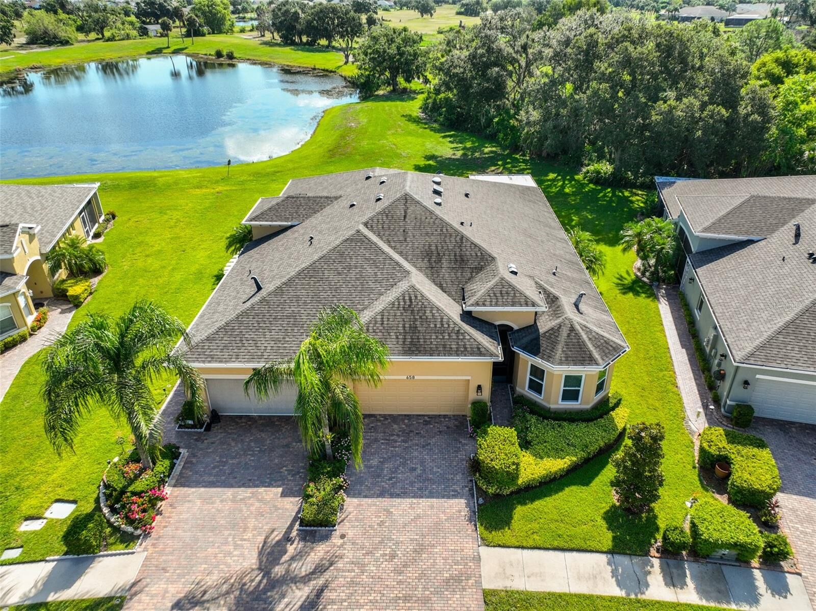 Property Photo:  658 Chipper Drive  FL 33573 