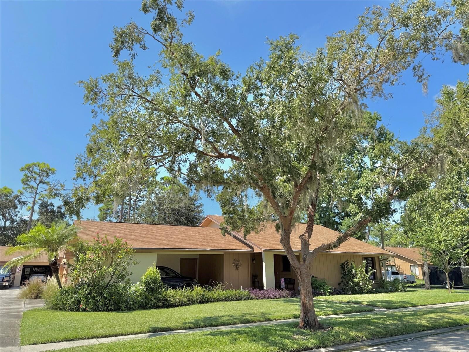 Property Photo: 513 Woodfire Way FL 32707