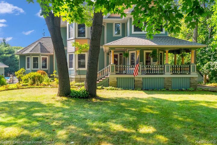 Property Photo: 1020 Holland Avenue MI 48060 1513