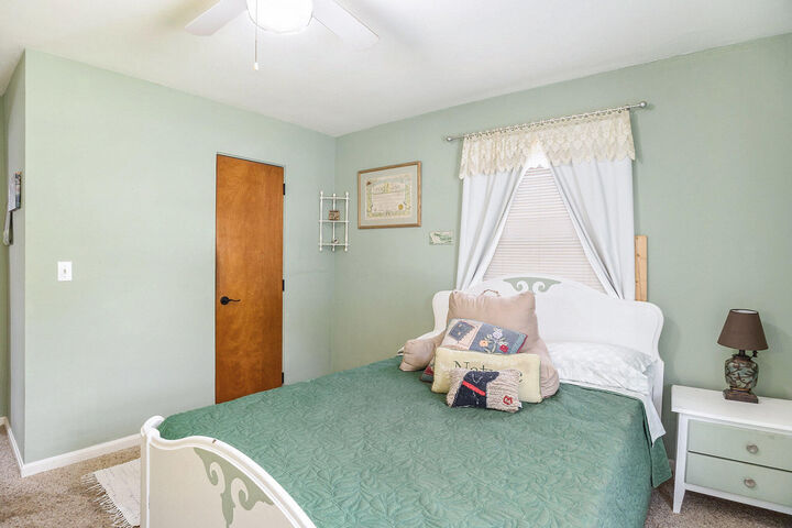 Property Photo: 906 Grant Avenue MI 49417