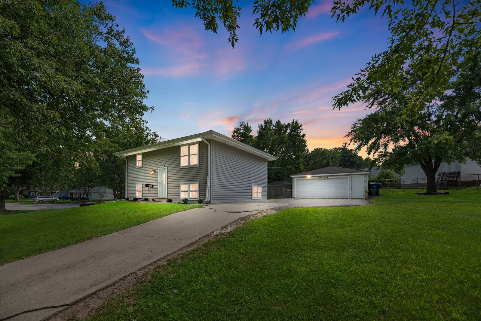 Property Photo:  226 Barbara Lane  IL 60475 