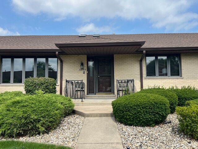 Property Photo:  8252 Aspen Lane 35-71  IL 60477 