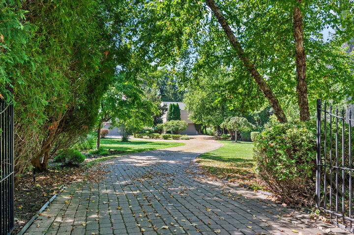Property Photo:  2230 Shady Lane  IL 60035 