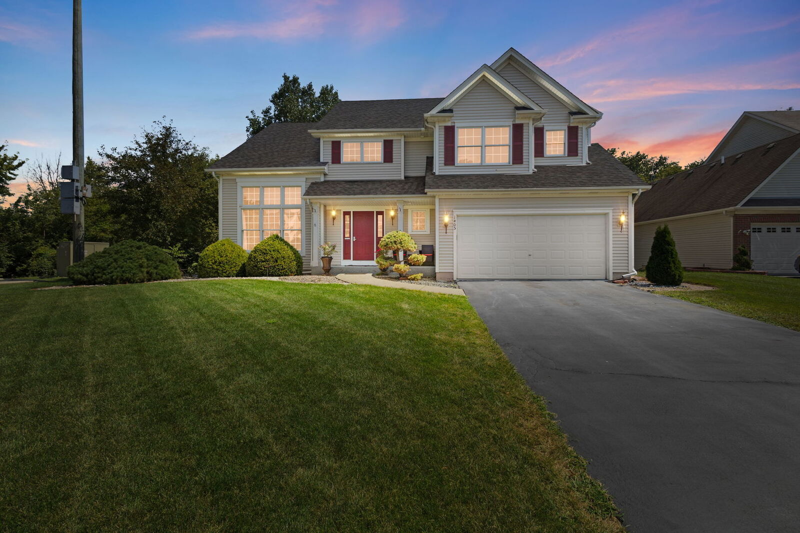 Property Photo:  1405 Prairie Crossing Drive  IL 60185 