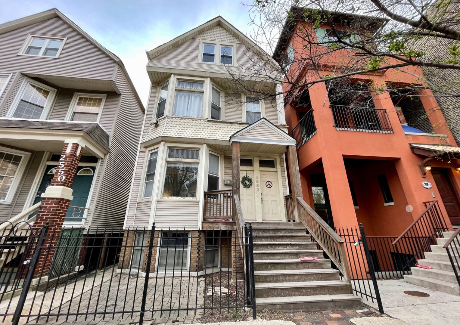 Property Photo:  2552 N Southport Avenue 2R  IL 60614 
