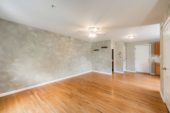 Property Photo:  431 North Charles Street  IL 60112 