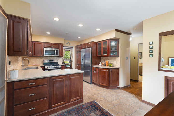 Property Photo: 1035 Williamsburg Drive IL 60540