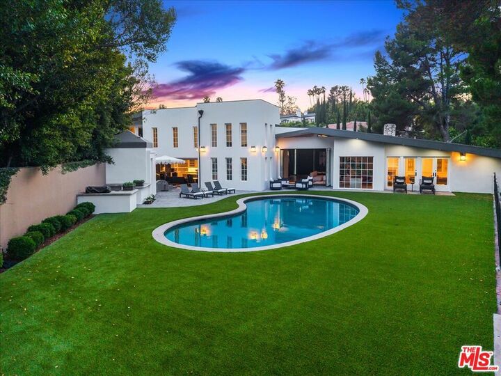 Property Photo:  1100 Pine Drive  CA 90210 