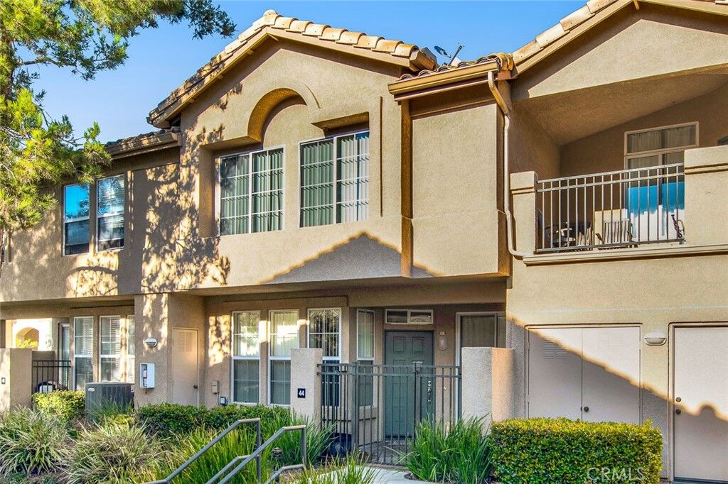 Property Photo:  44 Waxwing Lane  CA 92656 