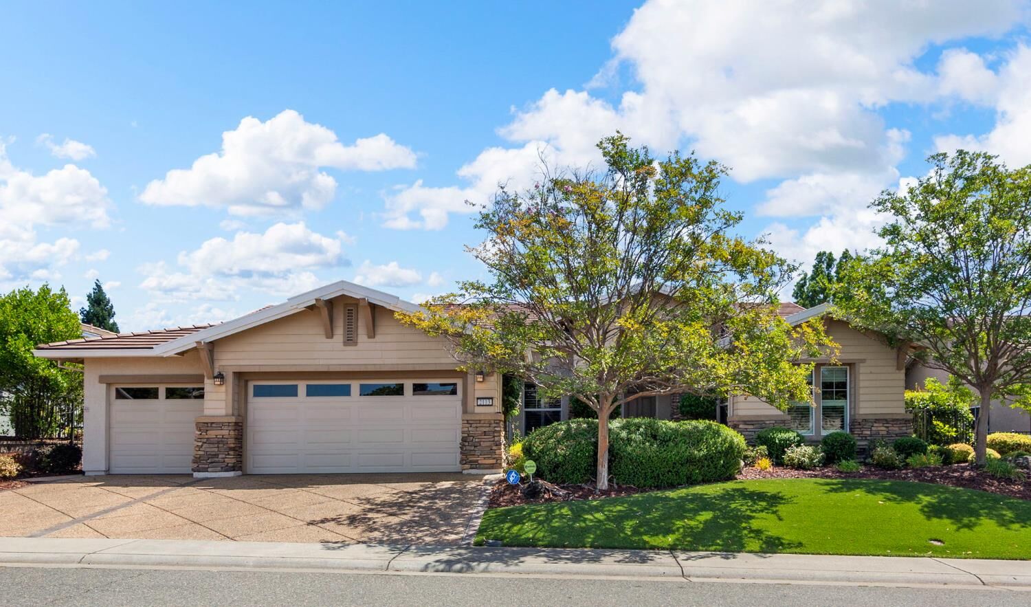 Property Photo: 2113 Sutter View Lane CA 95648