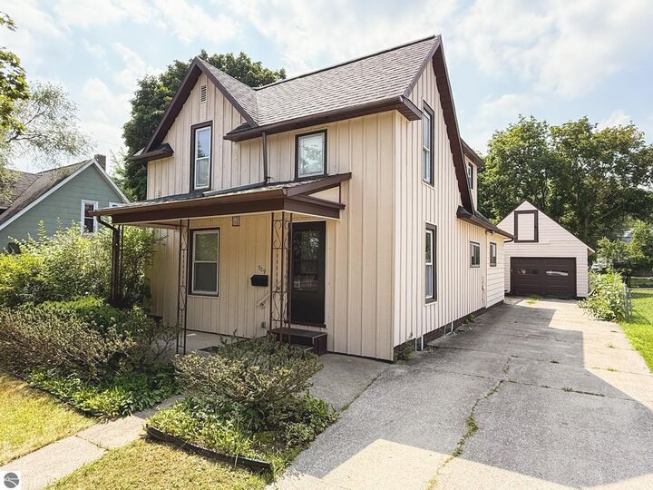 909 River Avenue  Alma MI 48801 photo
