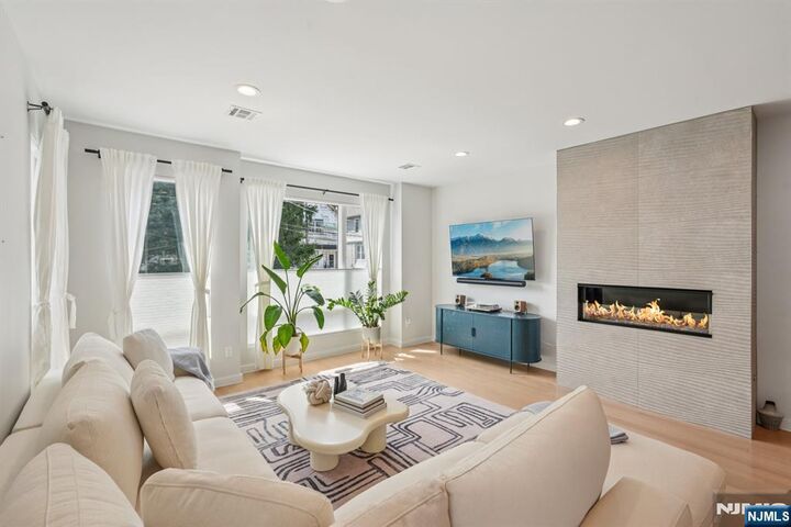 Property Photo:  21 B Sterling Place  NJ 07020 